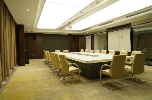 Môi trường làm việc tại khu sản xuất tự động hóa máy mài Hàng Cơ Chiết Giang